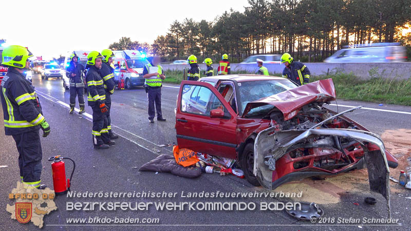 20180912 Verkehrsunfall mit 3 Verletzten auf der A2 bei Leobersdorf Foto: © Stefan Schneider 20180912 Verkehrsunfall mit 3 Verletzten auf der A2 bei Leobersdorf Foto: © Stefan Schneider