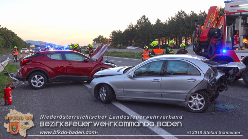 20180912 Verkehrsunfall mit 3 Verletzten auf der A2 bei Leobersdorf Foto: © Stefan Schneider 20180912 Verkehrsunfall mit 3 Verletzten auf der A2 bei Leobersdorf Foto: © Stefan Schneider