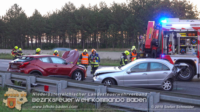 20180912 Verkehrsunfall mit 3 Verletzten auf der A2 bei Leobersdorf Foto: © Stefan Schneider 20180912 Verkehrsunfall mit 3 Verletzten auf der A2 bei Leobersdorf Foto: © Stefan Schneider