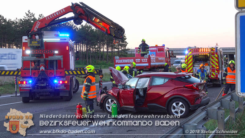 20180912 Verkehrsunfall mit 3 Verletzten auf der A2 bei Leobersdorf Foto: © Stefan Schneider 20180912 Verkehrsunfall mit 3 Verletzten auf der A2 bei Leobersdorf Foto: © Stefan Schneider