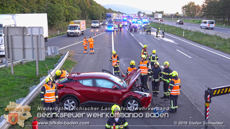 20180912 Verkehrsunfall mit 3 Verletzten auf der A2 bei Leobersdorf Foto: © Stefan Schneider 20180912 Verkehrsunfall mit 3 Verletzten auf der A2 bei Leobersdorf Foto: © Stefan Schneider