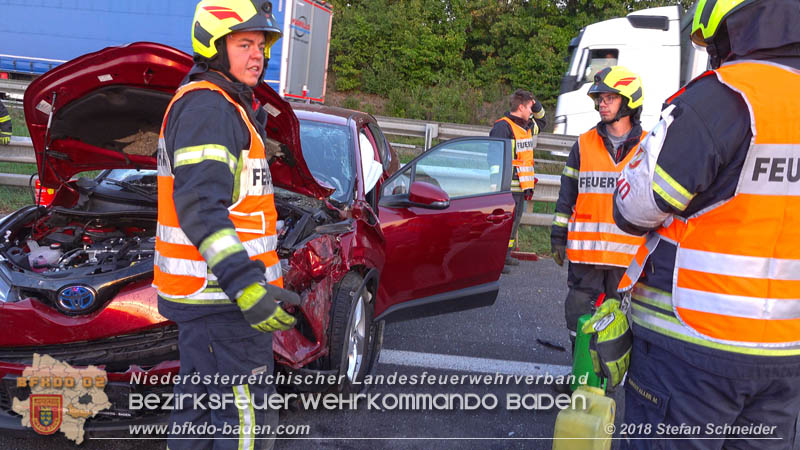 20180912 Verkehrsunfall mit 3 Verletzten auf der A2 bei Leobersdorf Foto: © Stefan Schneider 20180912 Verkehrsunfall mit 3 Verletzten auf der A2 bei Leobersdorf Foto: © Stefan Schneider