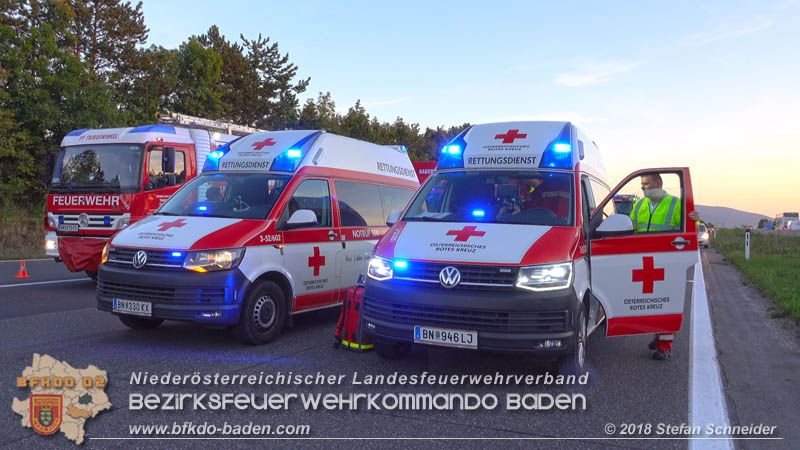 20180912 Verkehrsunfall mit 3 Verletzten auf der A2 bei Leobersdorf Foto: © Stefan Schneider 20180912 Verkehrsunfall mit 3 Verletzten auf der A2 bei Leobersdorf Foto: © Stefan Schneider