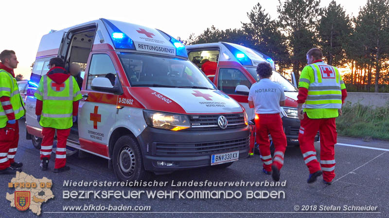 20180912 Verkehrsunfall mit 3 Verletzten auf der A2 bei Leobersdorf Foto: © Stefan Schneider 20180912 Verkehrsunfall mit 3 Verletzten auf der A2 bei Leobersdorf Foto: © Stefan Schneider