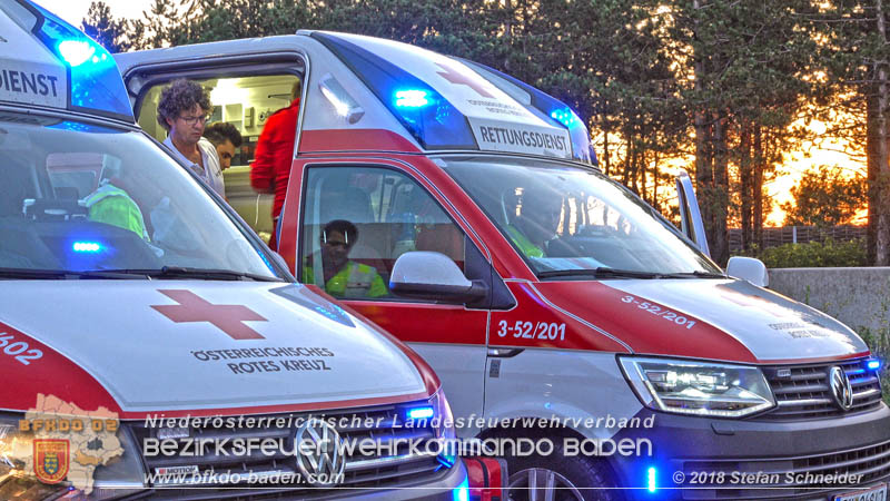20180912 Verkehrsunfall mit 3 Verletzten auf der A2 bei Leobersdorf Foto: © Stefan Schneider 20180912 Verkehrsunfall mit 3 Verletzten auf der A2 bei Leobersdorf Foto: © Stefan Schneider