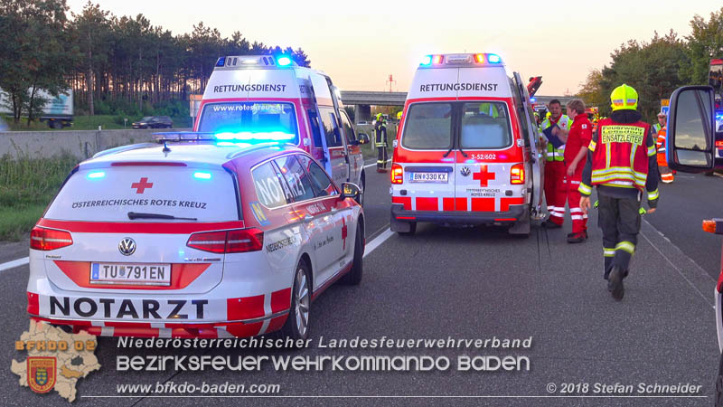 20180912 Verkehrsunfall mit 3 Verletzten auf der A2 bei Leobersdorf Foto: © Stefan Schneider 20180912 Verkehrsunfall mit 3 Verletzten auf der A2 bei Leobersdorf Foto: © Stefan Schneider