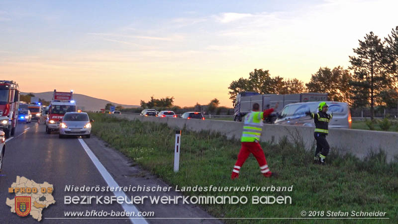 20180912 Verkehrsunfall mit 3 Verletzten auf der A2 bei Leobersdorf Foto: © Stefan Schneider 20180912 Verkehrsunfall mit 3 Verletzten auf der A2 bei Leobersdorf Foto: © Stefan Schneider