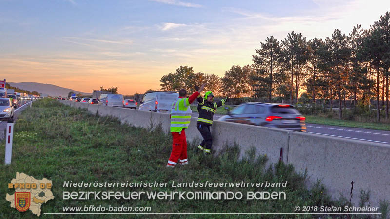 20180912 Verkehrsunfall mit 3 Verletzten auf der A2 bei Leobersdorf Foto: © Stefan Schneider 20180912 Verkehrsunfall mit 3 Verletzten auf der A2 bei Leobersdorf Foto: © Stefan Schneider