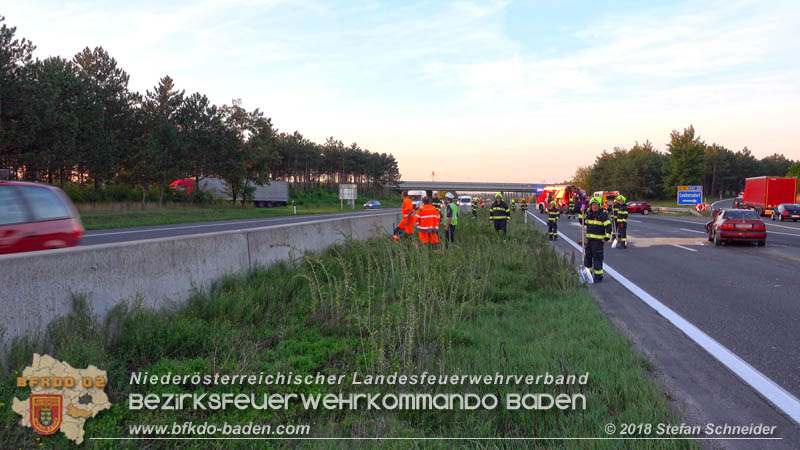 20180912 Verkehrsunfall mit 3 Verletzten auf der A2 bei Leobersdorf Foto: © Stefan Schneider 20180912 Verkehrsunfall mit 3 Verletzten auf der A2 bei Leobersdorf Foto: © Stefan Schneider