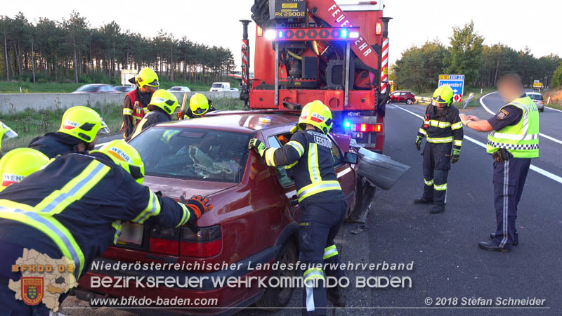 20180912 Verkehrsunfall mit 3 Verletzten auf der A2 bei Leobersdorf Foto: © Stefan Schneider 20180912 Verkehrsunfall mit 3 Verletzten auf der A2 bei Leobersdorf Foto: © Stefan Schneider