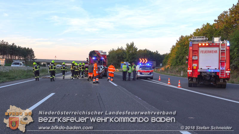20180912 Verkehrsunfall mit 3 Verletzten auf der A2 bei Leobersdorf Foto: © Stefan Schneider 20180912 Verkehrsunfall mit 3 Verletzten auf der A2 bei Leobersdorf Foto: © Stefan Schneider