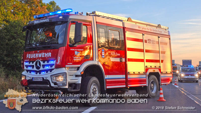20180912 Verkehrsunfall mit 3 Verletzten auf der A2 bei Leobersdorf Foto: © Stefan Schneider 20180912 Verkehrsunfall mit 3 Verletzten auf der A2 bei Leobersdorf Foto: © Stefan Schneider