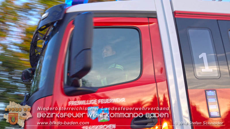 20180912 Verkehrsunfall mit 3 Verletzten auf der A2 bei Leobersdorf  Foto: © Stefan Schneider