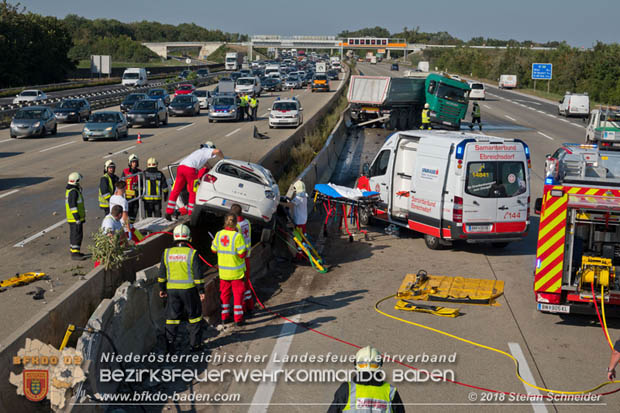 20180918 Verkehrsunfall auf der A2 beim Knoten Guntramsdorf  Foto: © Stefan Schneider 