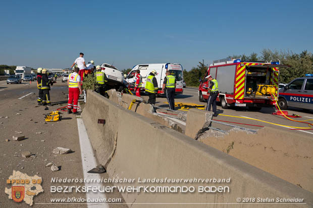 20180918 Verkehrsunfall auf der A2 beim Knoten Guntramsdorf  Foto: © Stefan Schneider 