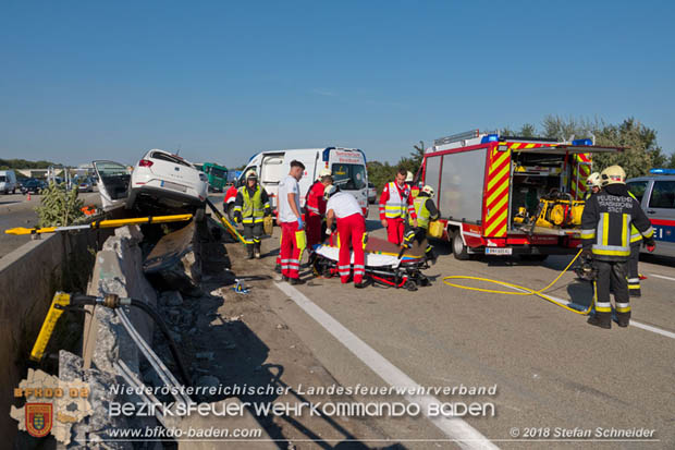 20180918 Verkehrsunfall auf der A2 beim Knoten Guntramsdorf  Foto: © Stefan Schneider 