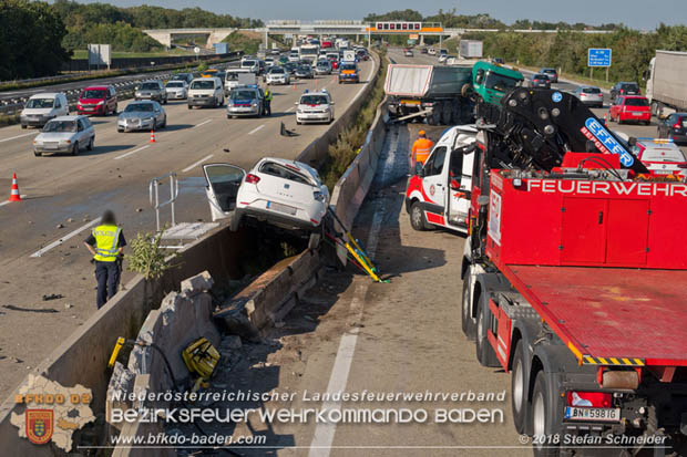 20180918 Verkehrsunfall auf der A2 beim Knoten Guntramsdorf  Foto: © Stefan Schneider 