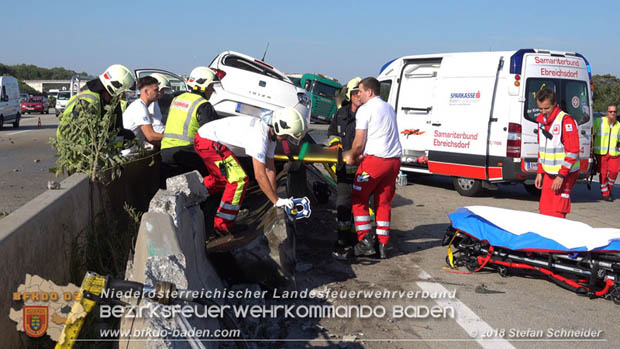 20180918 Verkehrsunfall auf der A2 beim Knoten Guntramsdorf  Foto: © Stefan Schneider 