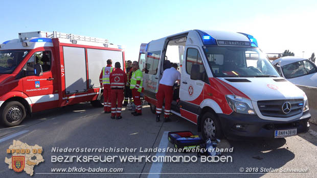 20180918 Verkehrsunfall auf der A2 beim Knoten Guntramsdorf  Foto: © Stefan Schneider 