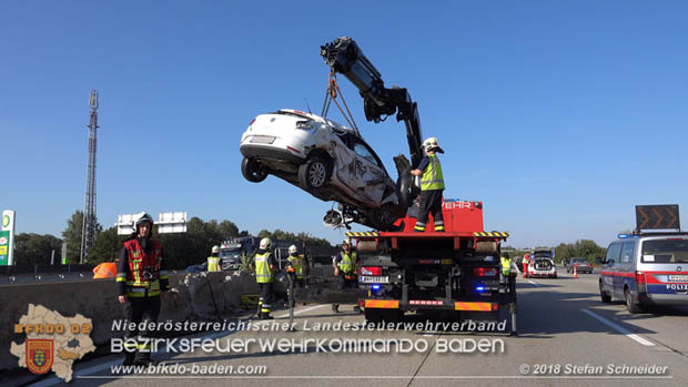 20180918 Verkehrsunfall auf der A2 beim Knoten Guntramsdorf  Foto: © Stefan Schneider 