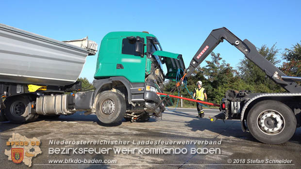 20180918 Verkehrsunfall auf der A2 beim Knoten Guntramsdorf  Foto: © Stefan Schneider 