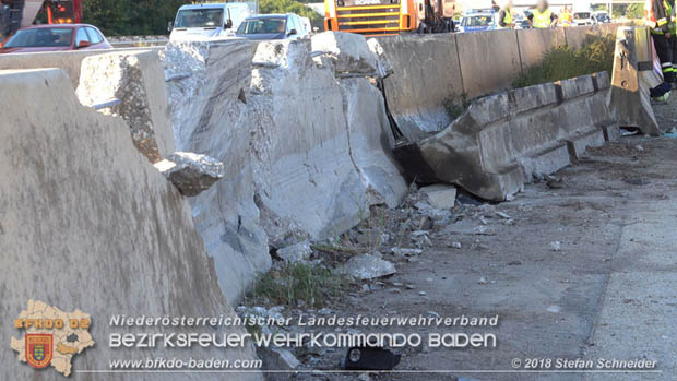20180918 Verkehrsunfall auf der A2 beim Knoten Guntramsdorf  Foto: © Stefan Schneider 