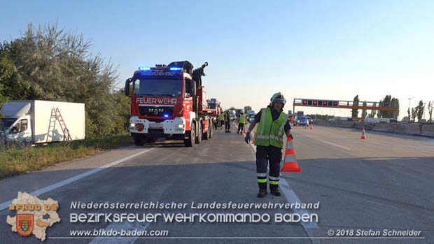 20180918 Verkehrsunfall auf der A2 beim Knoten Guntramsdorf  Foto: © Stefan Schneider 
