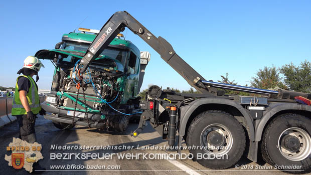 20180918 Verkehrsunfall auf der A2 beim Knoten Guntramsdorf  Foto: © Stefan Schneider 