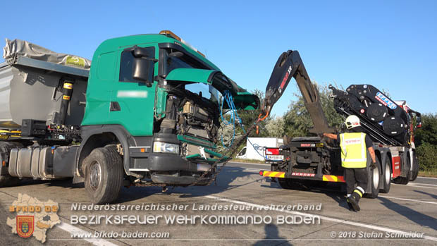 20180918 Verkehrsunfall auf der A2 beim Knoten Guntramsdorf  Foto: © Stefan Schneider 