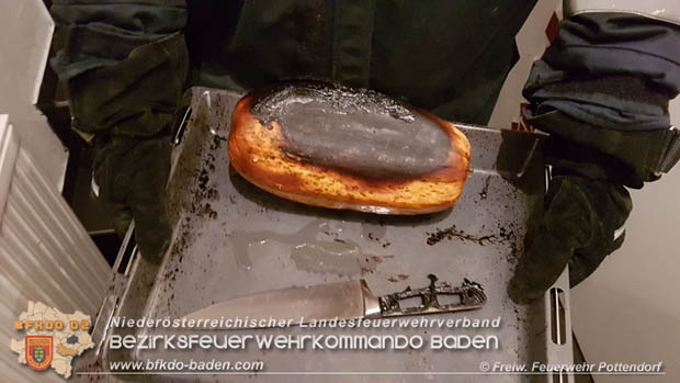 20181009 "Messerscharfer Kürbis im Backrohr sorgte für Feuerwehreinsatz  Foto: © Freiwillige Feuerwehr Pottendorf