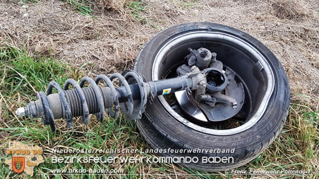 20181017 Schwerer Verkehrsunfall auf der L157 Pottendorf-Tattendorf Foto: © Freiwillige Feuerwehr Pottendorf 20181017 Schwerer Verkehrsunfall auf der L157 Pottendorf-Tattendorf Foto: © Freiwillige Feuerwehr Pottendorf