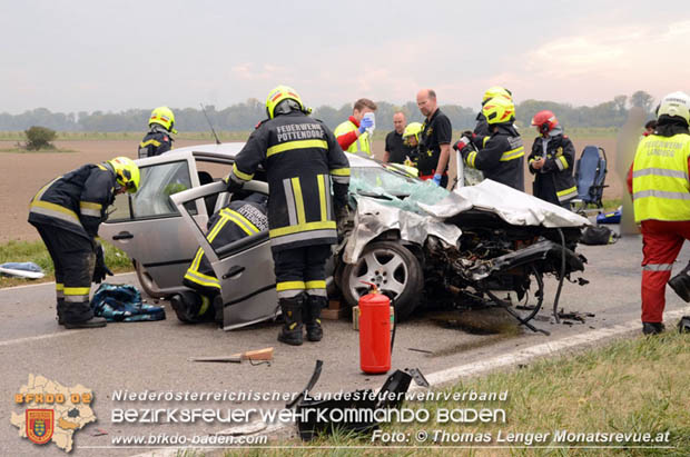 20181017 Schwerer Verkehrsunfall auf der L157 Pottendorf-Tattendorf Foto: © Thomas Lenger Monatsrevue.at 20181017 Schwerer Verkehrsunfall auf der L157 Pottendorf-Tattendorf Foto: © Thomas Lenger Monatsrevue.at