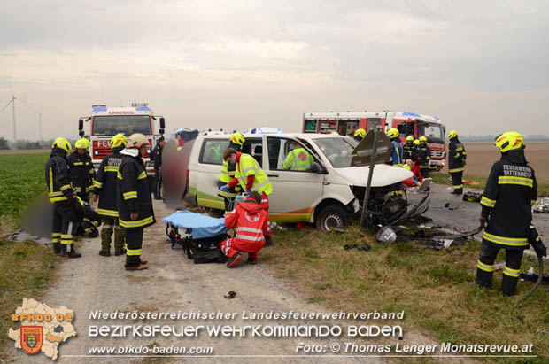 20181017 Schwerer Verkehrsunfall auf der L157 Pottendorf-Tattendorf Foto: © Thomas Lenger Monatsrevue.at 20181017 Schwerer Verkehrsunfall auf der L157 Pottendorf-Tattendorf Foto: © Thomas Lenger Monatsrevue.at