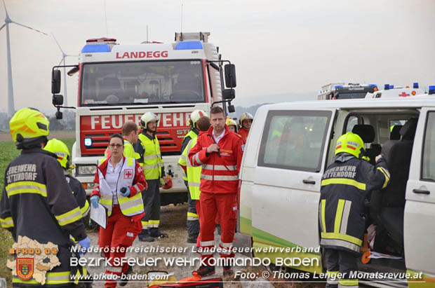 20181017 Schwerer Verkehrsunfall auf der L157 Pottendorf-Tattendorf Foto: © Thomas Lenger Monatsrevue.at 20181017 Schwerer Verkehrsunfall auf der L157 Pottendorf-Tattendorf Foto: © Thomas Lenger Monatsrevue.at