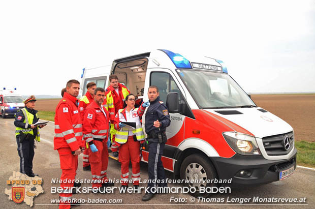 20181017 Schwerer Verkehrsunfall auf der L157 Pottendorf-Tattendorf Foto: © Thomas Lenger Monatsrevue.at 20181017 Schwerer Verkehrsunfall auf der L157 Pottendorf-Tattendorf Foto: © Thomas Lenger Monatsrevue.at