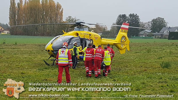 20181027 Verkehrsunfall auf der LB 60 bei Pottendorf Foto: © Pfingstl FF Pottendorf 20181027 Verkehrsunfall auf der LB 60 bei Pottendorf Foto: © Pfingstl FF Pottendorf