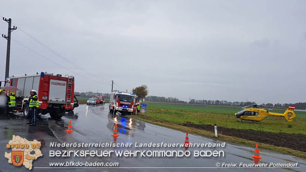 20181027 Verkehrsunfall auf der LB 60 bei Pottendorf Foto: © Pfingstl FF Pottendorf 20181027 Verkehrsunfall auf der LB 60 bei Pottendorf Foto: © Pfingstl FF Pottendorf