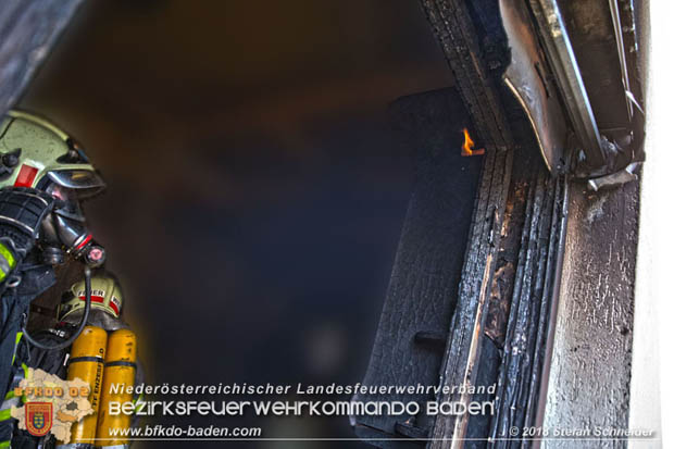 20181031 Wohnhausbrand in Enzesfeld  Foto: © Stefan Schneider BFK Baden