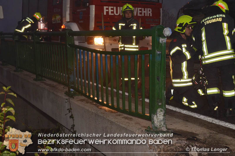 20181112 Verkehrsunfall auf der LB156 Trumau-Moosbrunn  Foto: © Thomas Lenger Monatsrevue.at