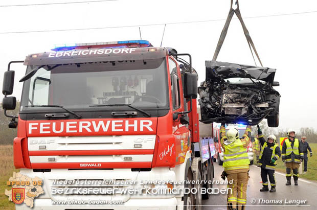 20181112 Frontalzusammenstoß zweier Pkws auf der LB210 zwischen Oberwaltersdorf und Ebreichsdorf Foto: © Thomas Lenger Monatsrevue.at 20181112 Frontalzusammenstoß zweier Pkws auf der LB210 zwischen Oberwaltersdorf und Ebreichsdorf Foto: © Thomas Lenger Monatsrevue.at