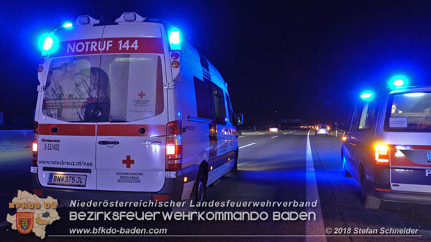 20181117 Verkehrsunfall A2 RFB Wien Höhe Bad Vöslau  Foto: © Stefan Schneider