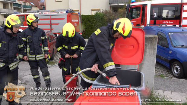 20181117 3-fache Brandstiftung in Tribuswinkler Wohnsiedlung  Foto: © Stefan Schneider