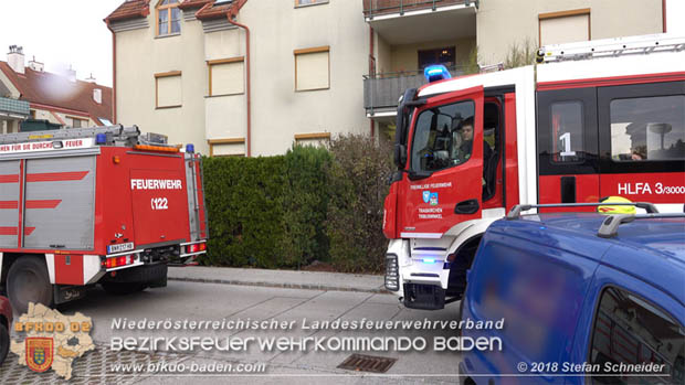 20181117 3-fache Brandstiftung in Tribuswinkler Wohnsiedlung  Foto: © Stefan Schneider