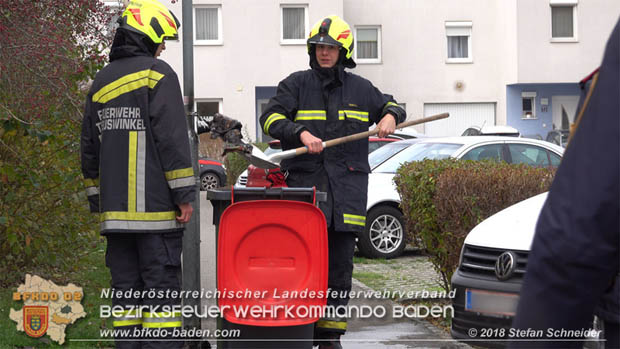 20181117 3-fache Brandstiftung in Tribuswinkler Wohnsiedlung  Foto: © Stefan Schneider