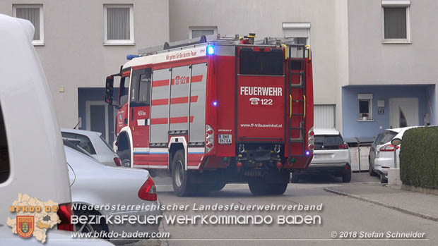 20181117 3-fache Brandstiftung in Tribuswinkler Wohnsiedlung  Foto: © Stefan Schneider