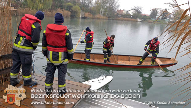 20181120 Kleiner Gewässerschaden auf Teich in der Eigenheimsiedlung Möllersdorf/Guntramsdorf Foto: © Stefan Schneider BFK BADEN 20181120 Kleiner Gewässerschaden auf Teich in der Eigenheimsiedlung Möllersdorf/Guntramsdorf Foto: © Stefan Schneider BFK BADEN