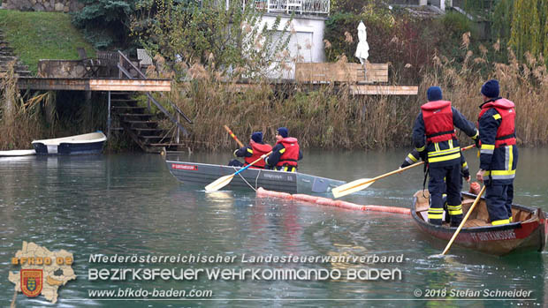 20181120 Kleiner Gewässerschaden auf Teich in der Eigenheimsiedlung Möllersdorf/Guntramsdorf Foto: © Stefan Schneider BFK BADEN 20181120 Kleiner Gewässerschaden auf Teich in der Eigenheimsiedlung Möllersdorf/Guntramsdorf Foto: © Stefan Schneider BFK BADEN