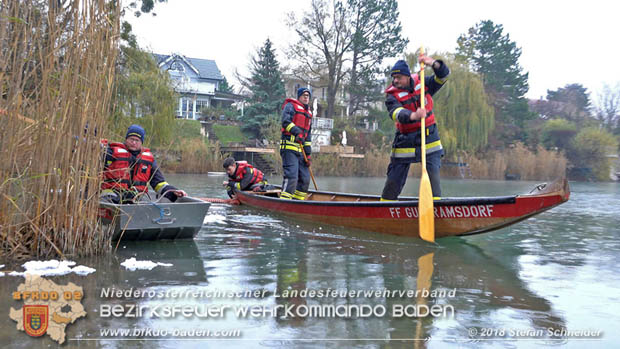 20181120 Kleiner Gewässerschaden auf Teich in der Eigenheimsiedlung Möllersdorf/Guntramsdorf Foto: © Stefan Schneider BFK BADEN 20181120 Kleiner Gewässerschaden auf Teich in der Eigenheimsiedlung Möllersdorf/Guntramsdorf Foto: © Stefan Schneider BFK BADEN