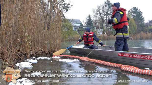 20181120 Kleiner Gewässerschaden auf Teich in der Eigenheimsiedlung Möllersdorf/Guntramsdorf Foto: © Stefan Schneider BFK BADEN 20181120 Kleiner Gewässerschaden auf Teich in der Eigenheimsiedlung Möllersdorf/Guntramsdorf Foto: © Stefan Schneider BFK BADEN