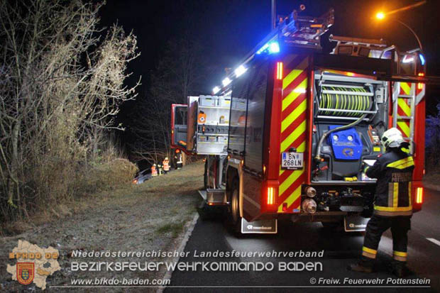 20181129 Verkehrsunfall in Pottenstein auf der LB18 Fotos: © Gerald Schwarz u. Markus Hackl FF Pottenstein 20181129 Verkehrsunfall in Pottenstein auf der LB18 Fotos: © Gerald Schwarz u. Markus Hackl FF Pottenstein